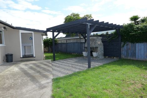 Photo of property in 4 Tawa Street, Waikanae, 5036