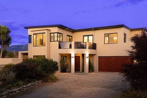 Photo of property in 114 Rutherford Drive, Waikanae Beach, Waikanae, 5036