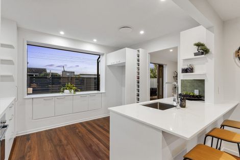 Photo of property in 1/62 Rangatira Road, Beach Haven, Auckland, 0626