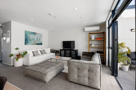 Photo of property in 203/86 Alpha Street, Cambridge, 3434