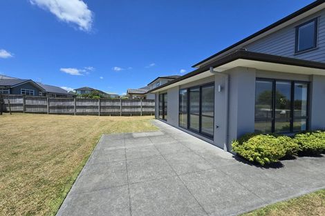 Photo of property in 11 Kuhanui Drive, Karaka, Papakura, 2113