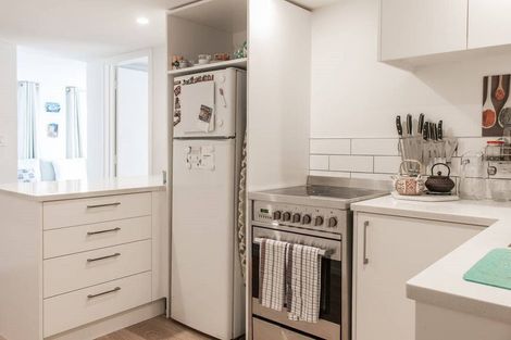 Photo of property in 2/61 Forrest Hill Road, Milford, Auckland, 0620