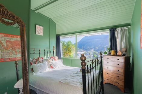 Photo of property in 17a Taranaki Street, Picton, 7220
