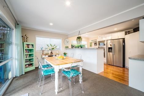 Photo of property in 684b Whangaparaoa Road, Stanmore Bay, Whangaparaoa, 0932