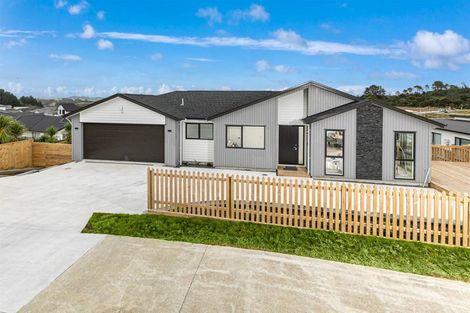Photo of property in 19 Tautoru Avenue, Orewa, 0931