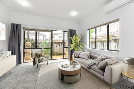 Photo of property in 15 Skip Lane, East Tamaki, Auckland, 2013