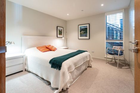 Photo of property in 2/308 Oriental Parade, Oriental Bay, Wellington, 6011