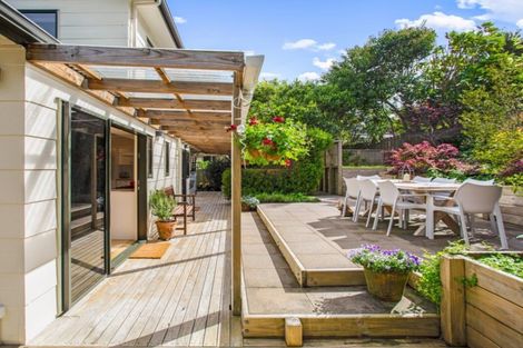 Photo of property in 4 Oldham Place, Browns Bay, Auckland, 0630