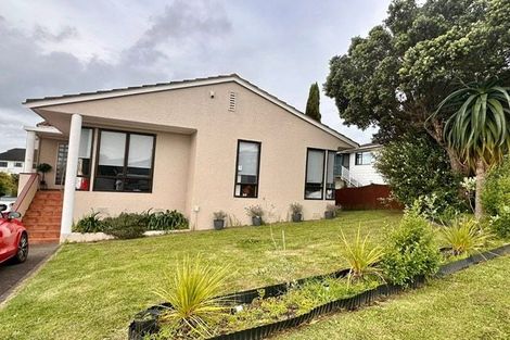 Photo of property in 9 Gwenand Place, Botany Downs, Auckland, 2010