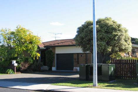 Photo of property in 2/25 Tamariki Avenue, Orewa, 0931