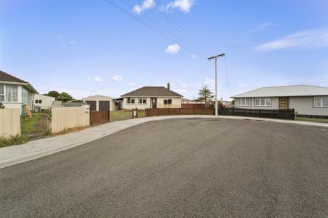 Photo of property in 3 Sutton Place, Hawera, 4610