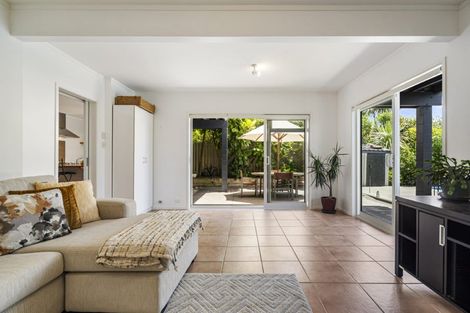 Photo of property in 22 Summit Drive, Torbay, Auckland, 0630
