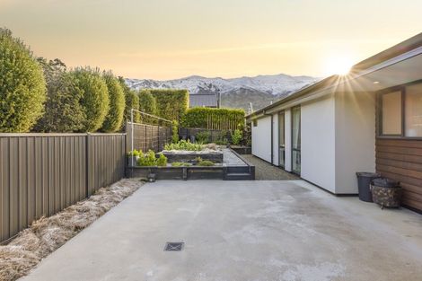 Photo of property in 12 Sapphire Spring Rise, Wanaka, 9305