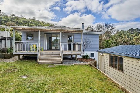 Photo of property in 2 Gainsborough Grove, Belmont, Lower Hutt, 5010