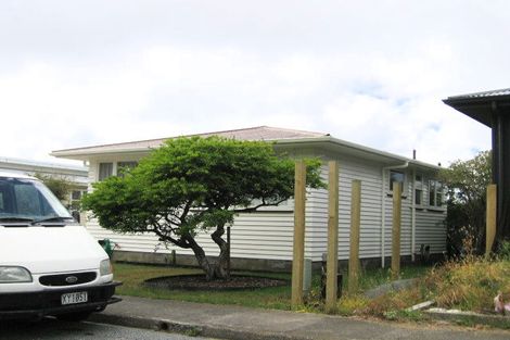 Photo of property in 14 Maple Grove, Kingston, Wellington, 6021