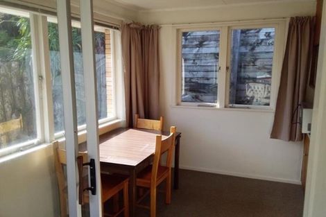 Photo of property in 25 Seaview Road, Marfell, New Plymouth, 4310
