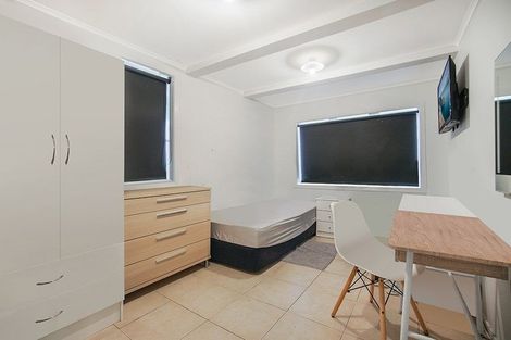 Photo of property in 5 Lane Road, Weymouth, Auckland, 2103