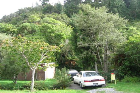 Photo of property in 122 Pinehaven Road, Pinehaven, Upper Hutt, 5019