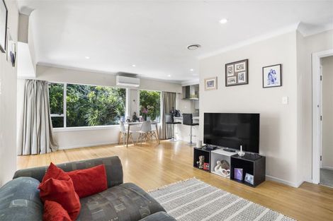 Photo of property in 29a Glenfern Road, Mellons Bay, Auckland, 2014