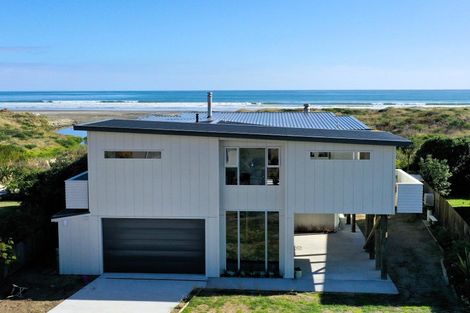 Photo of property in 5 Somerset Grove, Waitarere Beach, Levin, 5510