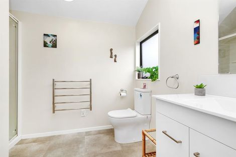 Photo of property in 2 Pikitanga Close, Tawa, Wellington, 5028