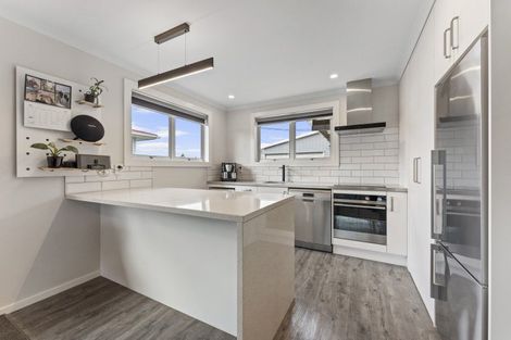 Photo of property in 12 Pembroke Street, Highbury, Palmerston North, 4412