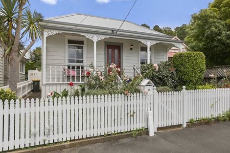 Photo of property in 37 Church Street, Devonport, Auckland, 0624