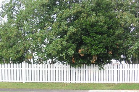 Photo of property in 35 Mcleod Road, Henderson, Auckland, 0612