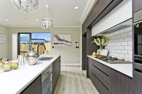 Photo of property in 41 Vinistra Road, Kumeu, 0810