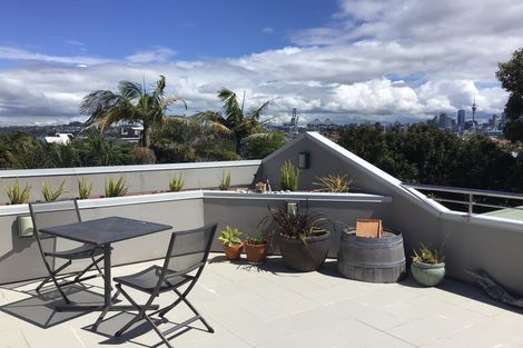 Photo of property in 2/145 Victoria Road, Devonport, Auckland, 0624