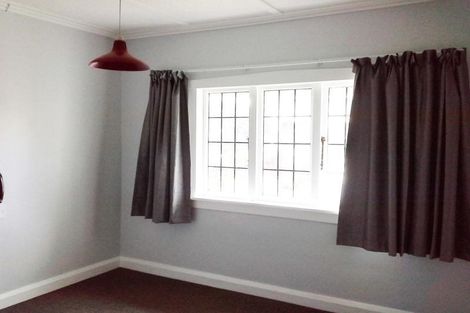 Photo of property in 3 Shortland Street, Lower Vogeltown, New Plymouth, 4310