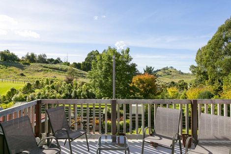 Photo of property in 13 Highland Drive, Acacia Bay, Taupo, 3385