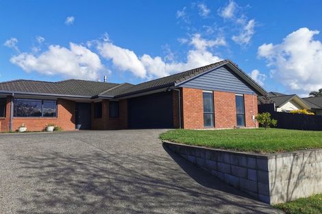 Photo of property in 33 Saint James Drive, Huntington, Hamilton, 3210