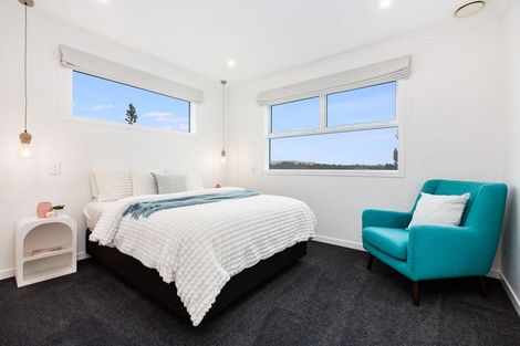 Photo of property in 32 Pacific View, Whitby, Porirua, 5024