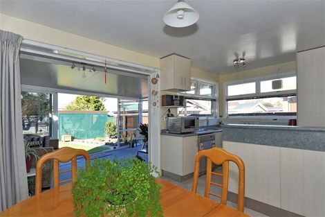 Photo of property in 10 Cotswold Avenue, Bishopdale, Christchurch, 8053