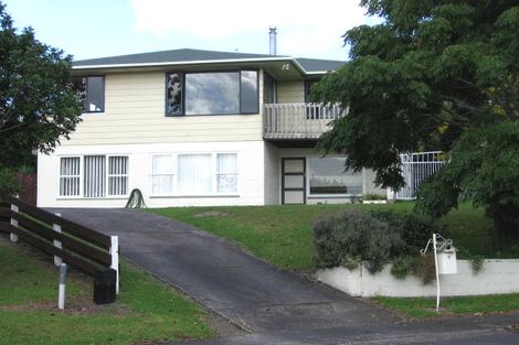 Photo of property in 6 May Avenue, Te Atatu South, Auckland, 0610