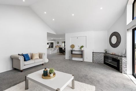 Photo of property in 105 Alec Craig Way, Gulf Harbour, Whangaparaoa, 0930