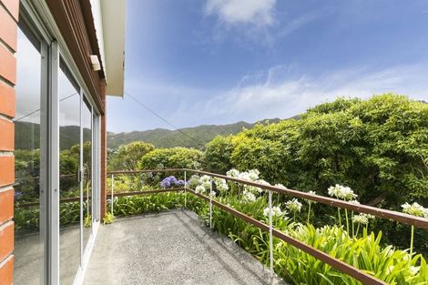 Photo of property in 8 Aplin Terrace, Ngaio, Wellington, 6035