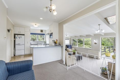 Photo of property in 22 Harrybrook Road, Green Bay, Auckland, 0604