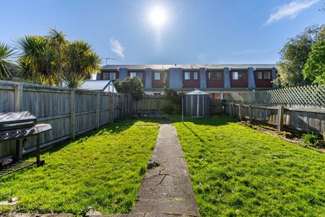 Photo of property in 40 Oxford Street, South Dunedin, Dunedin, 9012