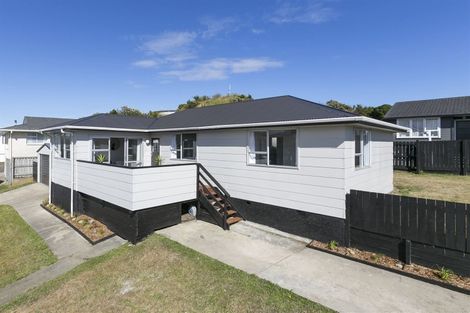 Photo of property in 41 Almora View, Ascot Park, Porirua, 5024