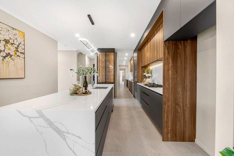 Photo of property in 18 Bushfield Drive, Flat Bush, Auckland, 2019