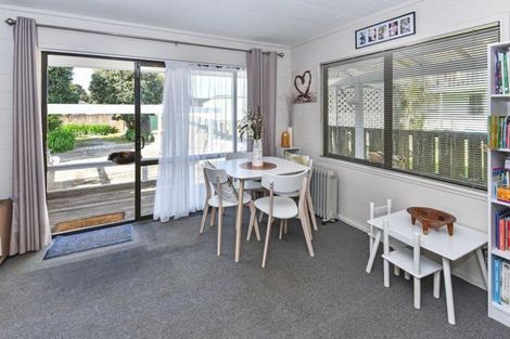 Photo of property in 2/17 Leaming Place, Clarks Beach, 2122