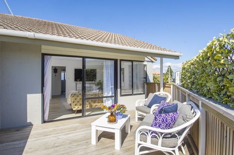 Photo of property in 2/127 Oceanbeach Road, Mount Maunganui, 3116