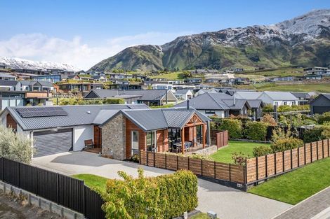 Photo of property in 12 Sapphire Spring Rise, Wanaka, 9305