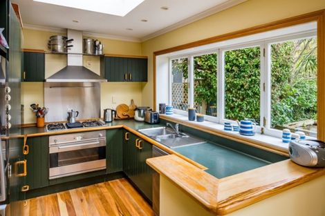 Photo of property in 67 Oroua Street, Eastbourne, Lower Hutt, 5013