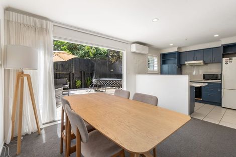 Photo of property in 5/13 Kaihu Street, Northcote, Auckland, 0627