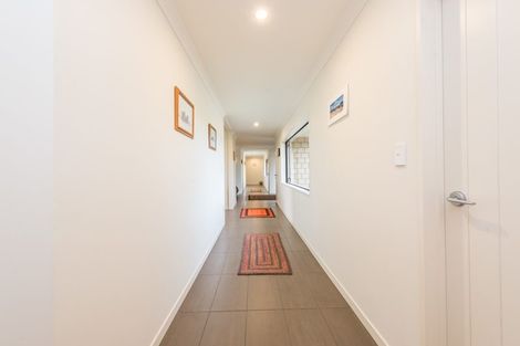 Photo of property in 1880 South Head Road, South Head, Helensville, 0874