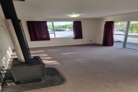 Photo of property in 1/19a Ribblesdale Road, Henderson, Auckland, 0612