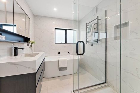 Photo of property in 10 Copperfield Terrace, Mellons Bay, Auckland, 2014